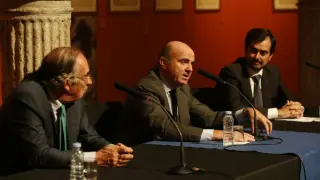 Luis de Guindos, durante su intervención en el patio de la Infanta de Ibercaja, en Zaragoza.