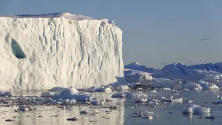 La NASA alerta del deshielo "acelerado" de un gigantesco glaciar en Groenlandia.