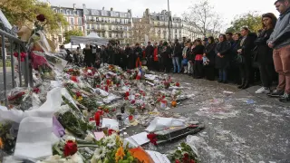 Minuto de silencio por las víctimas de los atentados en París.