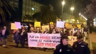 Los vecinos se manifestaron por varias calles del barrio hasta el Corredor Verde, donde se leyó un manifiesto.