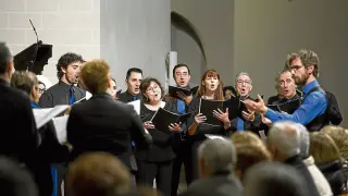 El coro Aqvilo, durante el concierto que ofreció el jueves pasado en la iglesia de San Pablo.