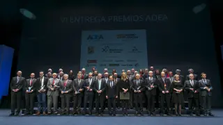 Los ganadores de los premios ADEA y autoridades, anoche en el Palacio de Congresos.