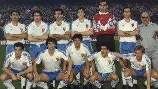 Rubén Sosa, en el centro de la fila inferior, en el once inicial de la final de la Copa de 1986