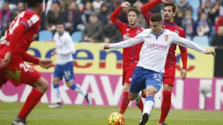 El Real Zaragoza frena su progresión