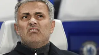 Mourinho ha sifo destituido este jueves como entrenador del conjunto londinense.