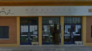 Fachada del Instituto de Miralbueno