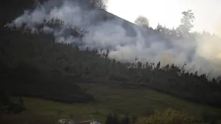 Incendios desatado en Aes (Cantabria).