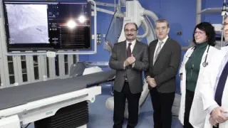 El Presidente de Aragón, Javier Lambán, acompañado por el consejero de Sanidad, Sebastián Celaya, visita la nueva Unidad de Arritmias y Electrofisiología del Hospital Universitario Miguel Servet