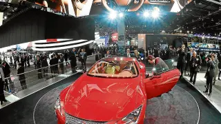 Lexus aprovechó el salón de Detroit para presentar su lujoso modelo LC500.