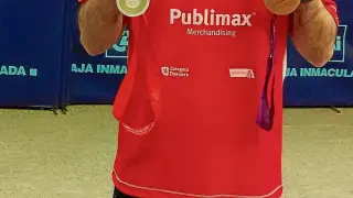 Cardona, con sus dos medallas paralímpicas.