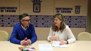 El alcalde de Tarazona, Luis María Beamonte, y la gerente de Relaciones Externas de Mercadona en Zaragoza, Huesca, Teruel y Soria, Laura Cortel.