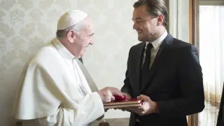 Leonardo Di Caprio con el Papa Francisco