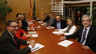 Primera reunión de los equipos negociadores del PSOE y Ciudadanos.