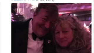 Stephen Fry, con Beaven, en la fiesta posterior a la gala de los Bafta
