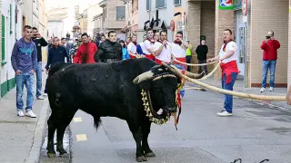 Celebración del toro de soga en las calles de San Juan.