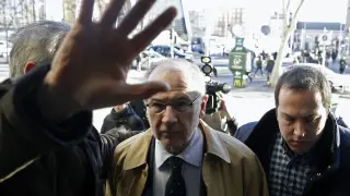Rato, increpado a su llegada a los juzgados de Plaza de Castilla en una foto de archivo.