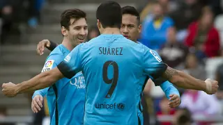 Suárez, Messi y Neymar celebrando un gol.