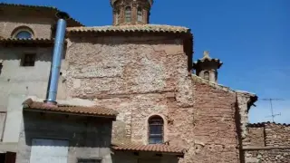 Se trata de la fachada noreste de la capilla de San Pedro de la iglesia parroquial de Nuestra Señora de la Asunción.