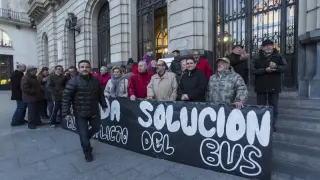 La Federación de Barrios de Zaragoza exige uno rápida solución al conflicto del bus