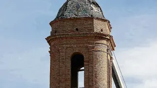 Aspecto del estado del chapitel de la torre campanario.