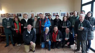 El grupo de pioneros del turismo de la zona que fueron homenajeados en Rodellar.
