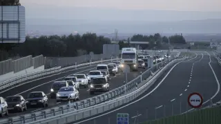Retenciones y tráfico lento en las carreteras aragonesas durante la Semana Santa de 2017.
