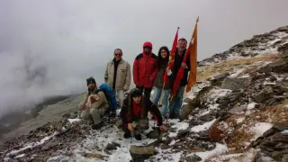 Grupo de odinistas en una de sus ascensiones al Moncayo, el que consideran su monte sagrado.