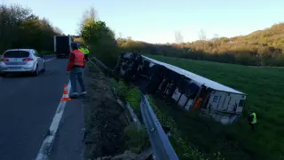 Así quedó el camión tras el accidente