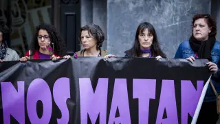 Concentración en Zaragoza en repulsa a la violencia de género.