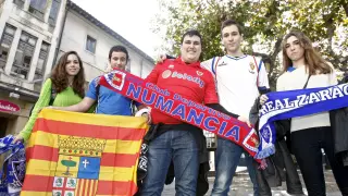 Aficionados del Real Zaragoza y el Numancia, antes de un partido en Soria