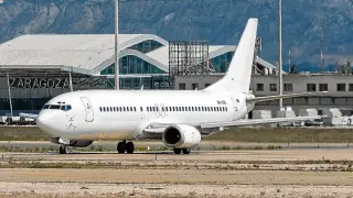 El nuevo avión de Air Horizont, antes de despegar ayer en el aeropuerto hacia Las Palmas.
