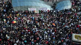 os indignados llegan a la Puerta del Sol de Madrid, donde tendrá lugar una asamblea con la participación de las siete marchas de "indignados"