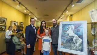 Iván Fonfreda, Eva Román, Pavel Yarosh y Yuri Yarosh, en la galería Salduba que cerrará sus puertas el 15 de junio.
