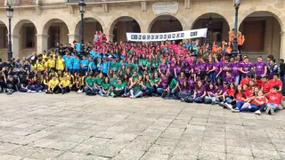 Foto de familia de los 350 escolares participantes en el Festival #IntercentrosXI '