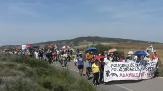 La marcha se celebró en una jornada de intenso calor.