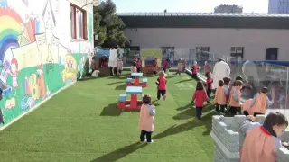 Patio para los niños de 2 años del colegio Moncayo.