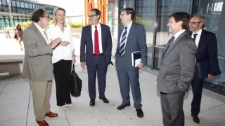 Gastón junto al presidente del Foro Logístico y los representantes de los puertos de Barcelona, Valencia, Bilbao y Tarragona.
