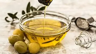 El aceite de oliva es una grasa no saturada.