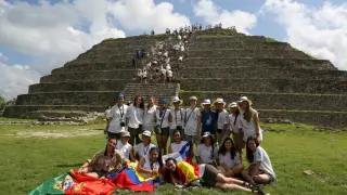 Cinco estudiantes de Zaragoza recorren Yucatán con la Ruta BBVA