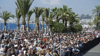 Multitudinario minuto de silencio por las víctimas del atentado de Niza.