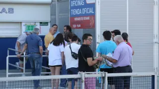 Colas en el arranque de la campaña de socios de la SD Huesca