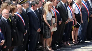 Valls, abucheado en el homenaje a las víctimas de Niza