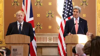 Boris Johnson y John Kerry este martes.