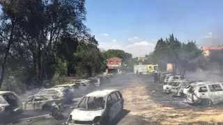 Incendio en un aparcamiento en Barajas