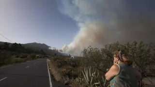 El incendio forestal de La Palma afecta ya a casi 2.000 hectáreas de terreno