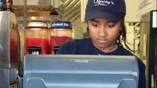 Sasha Obama y su trabajo veraniego como cajera en un restaurante 