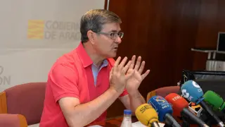 Vicente Guillén, durante la rueda de prensa sobre la aprobación de los planes económico-financieros de Zaragoza y Teruel