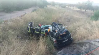 Bomberos de la Diputación Provincial de Zaragoza intervienen en el accidente mortal de su compañero registrado en el término de Ricla.