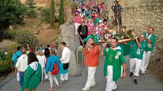 Los bilbilitanos realizaron el recorrido la madrugada del martes con el patrón del pueblo, San Roque.