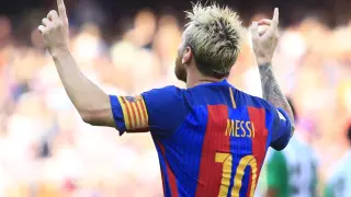 Messi celebra uno de los tantos que le marcó al Betis de Gustavo Poyet.